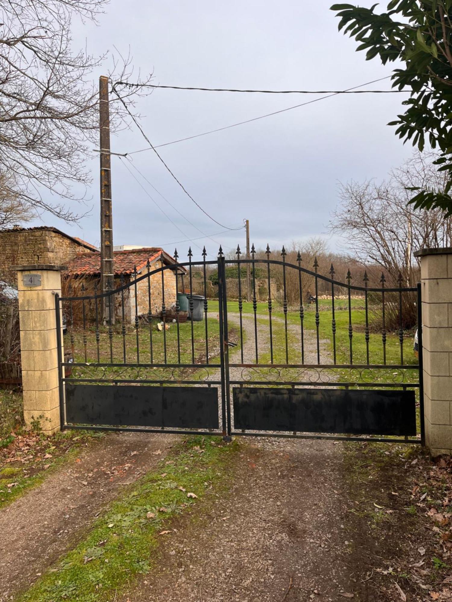 Le Plantier2 Villa Beaulieu-sur-Sonnette Exterior photo