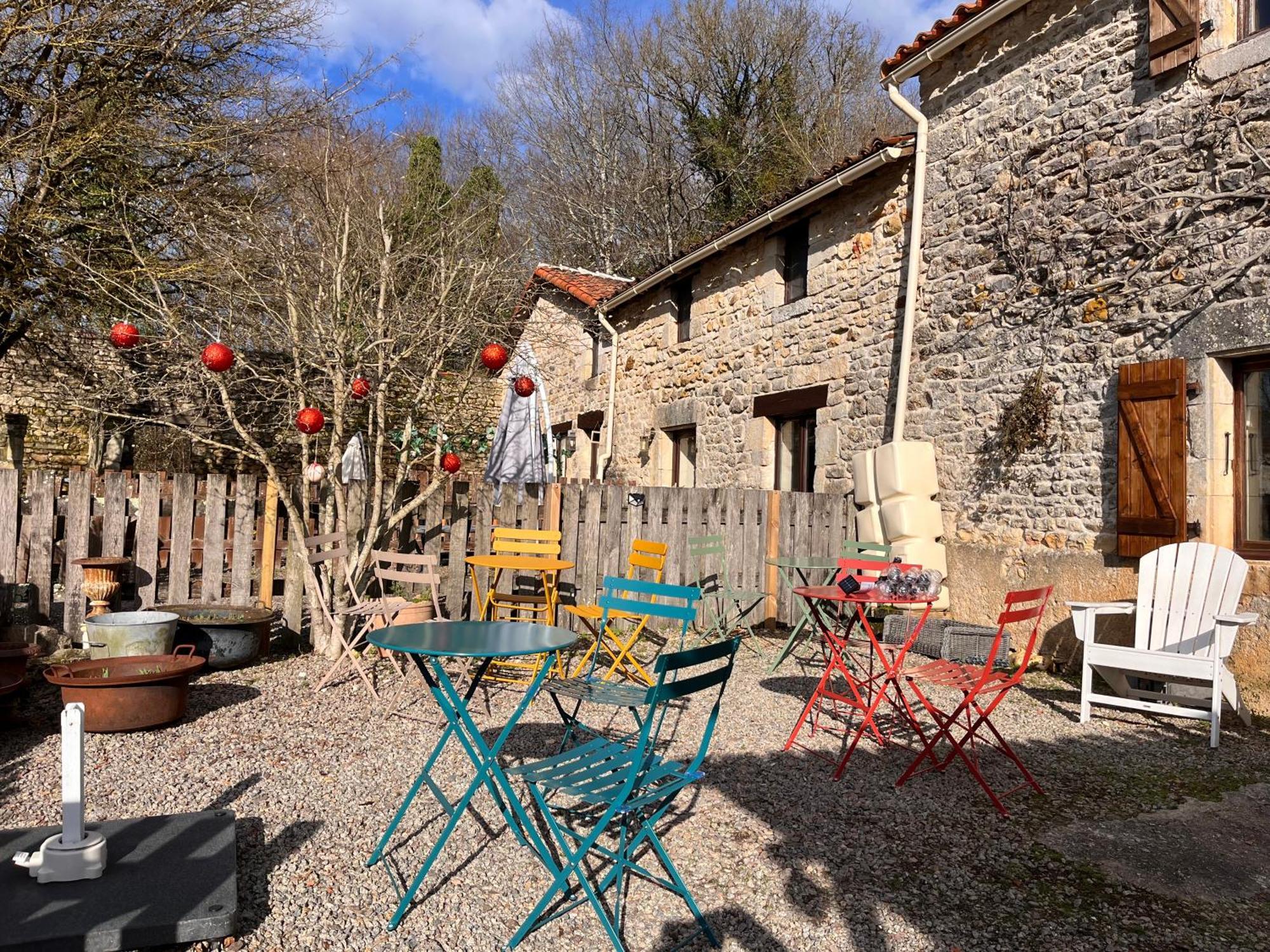 Le Plantier2 Villa Beaulieu-sur-Sonnette Exterior photo